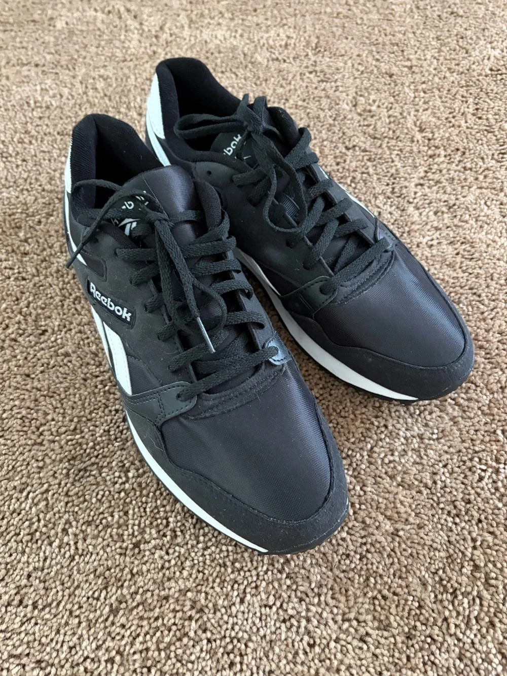 Reebok Men's classic sneakers